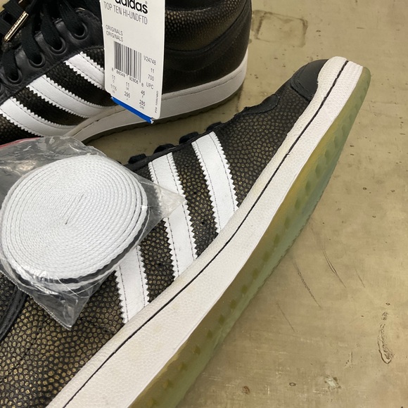 Adidas UNDFTD Undefeated Top Ten Hi B-Side - Picture 5 of 10